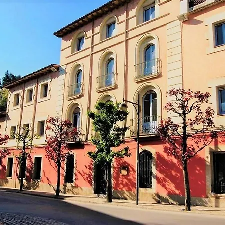 Hostal Montsoliu 3*