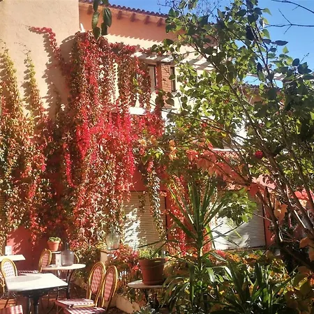 Hotel Hostal Montsoliu 3*