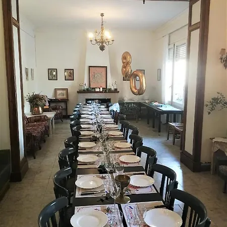 Hostal Montsoliu Hotel 3*