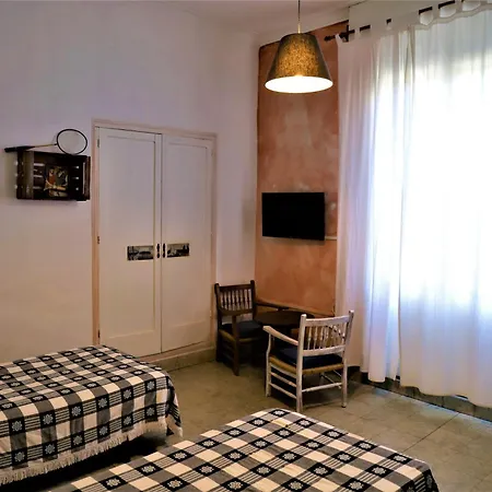 Hotel Hostal Montsoliu